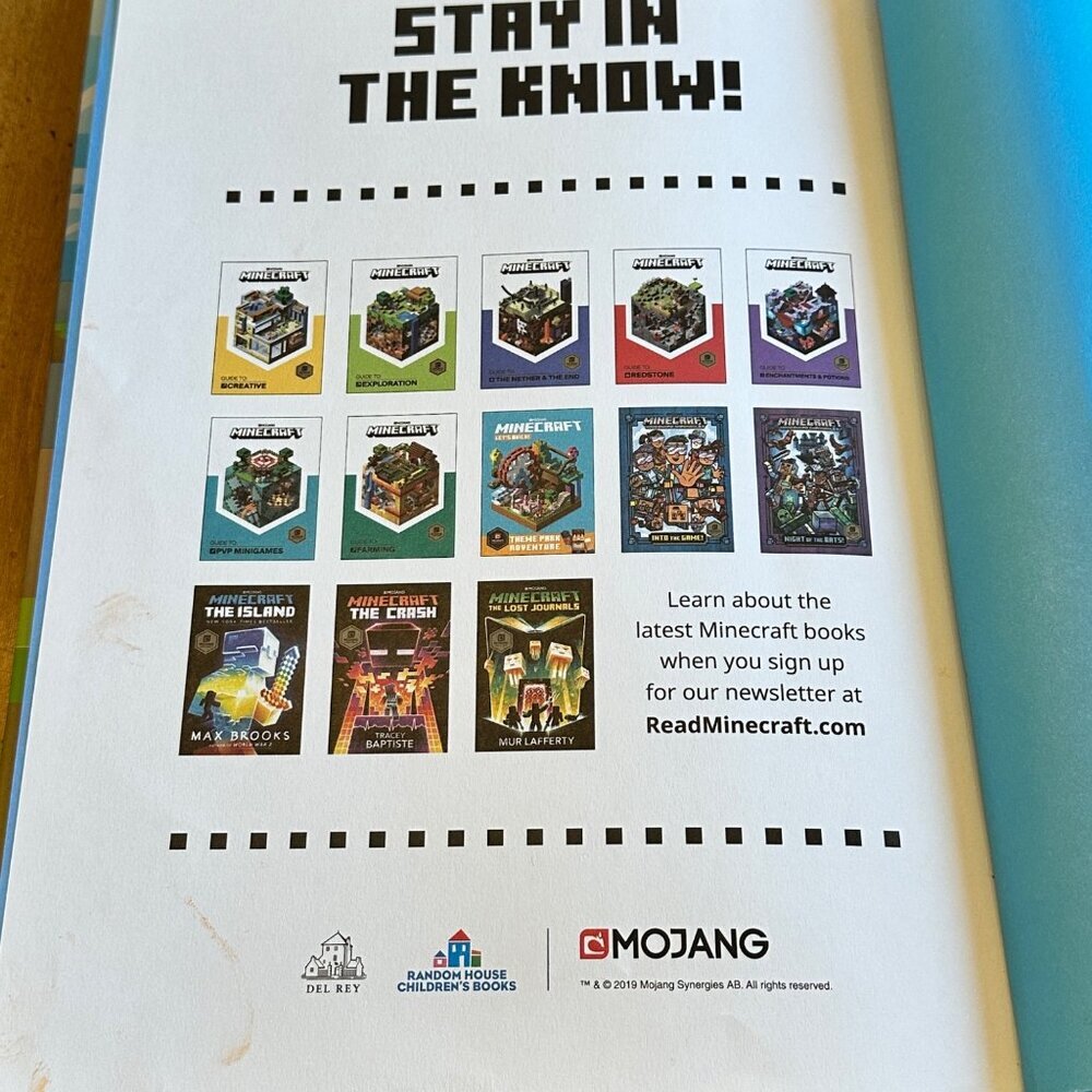 Minecraft For Beginners Hardcover Guide Book Published by Mojang in 2019 - Picture 14 of 16